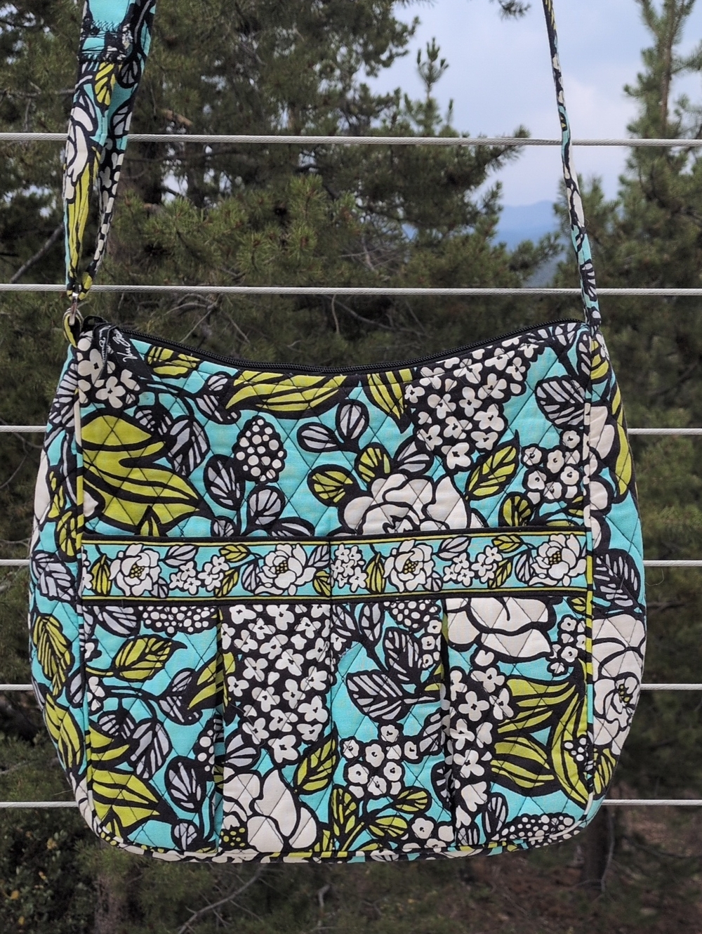 Vera Bradley - Crossbody - Island Blooms